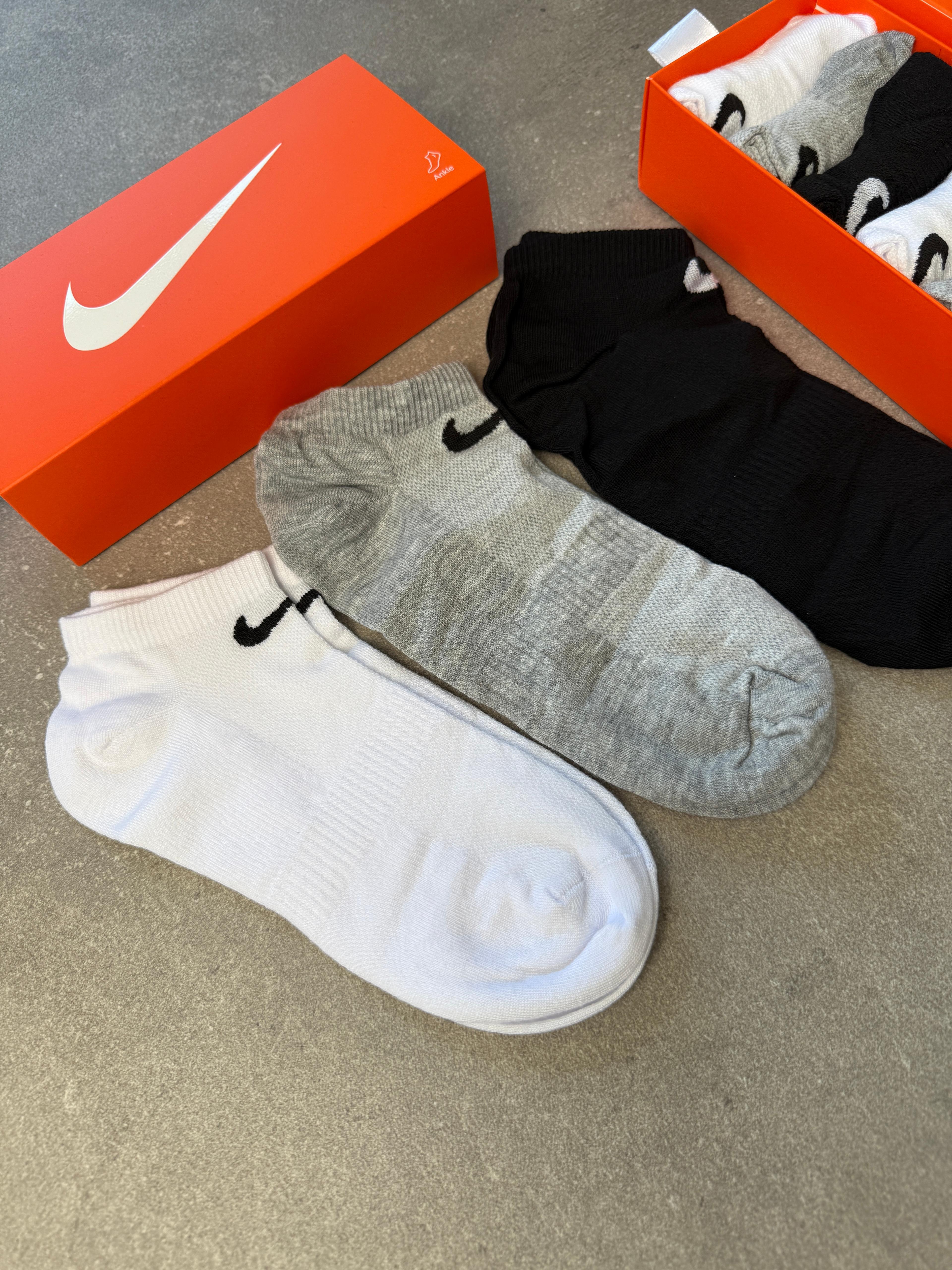 Nike Yeni Sezon Kutulu Kısa Bilek Çorap l N-1060