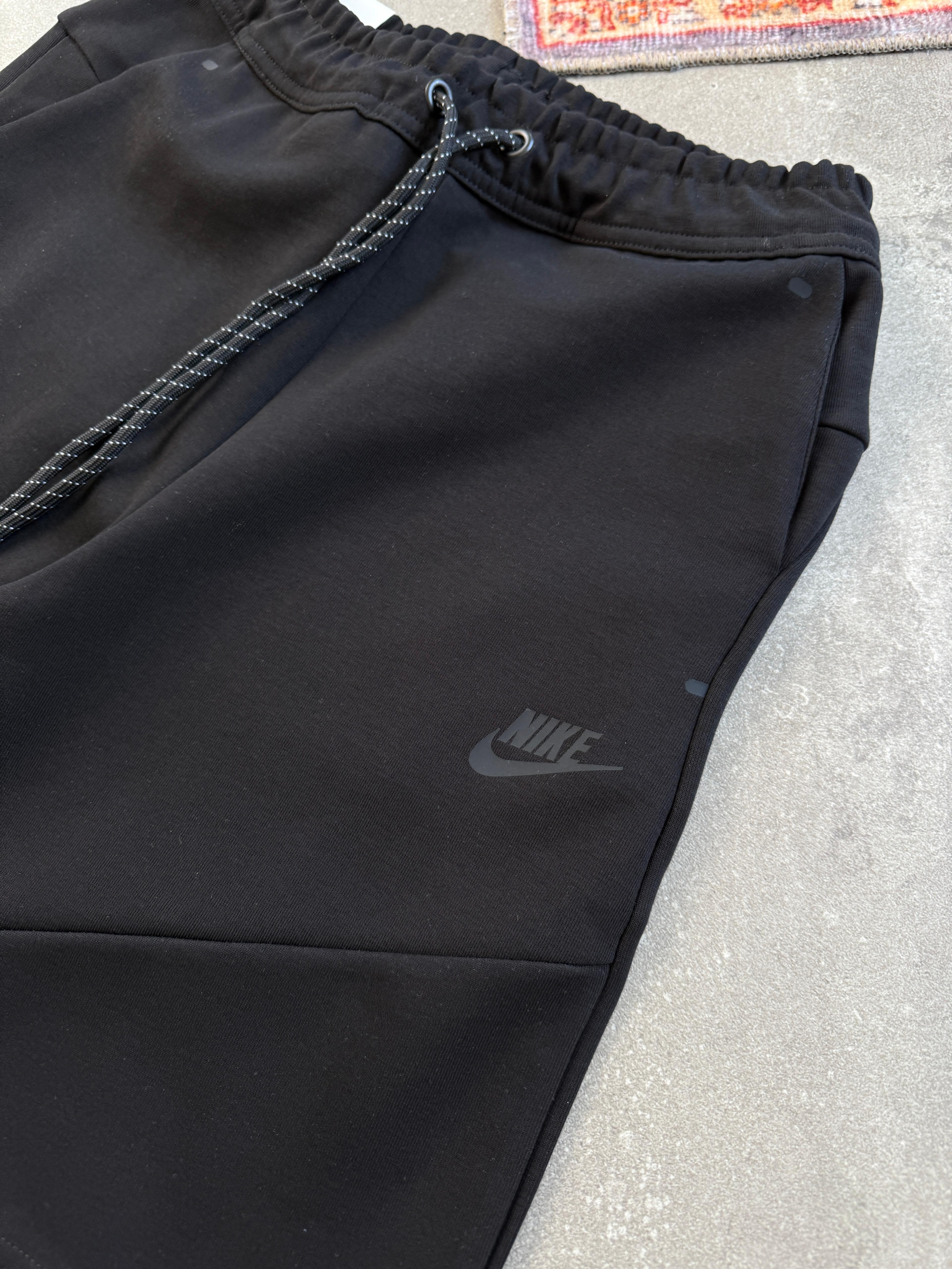  Nike Tech Fleece Premium Sort 2024-2025 l  N-1069