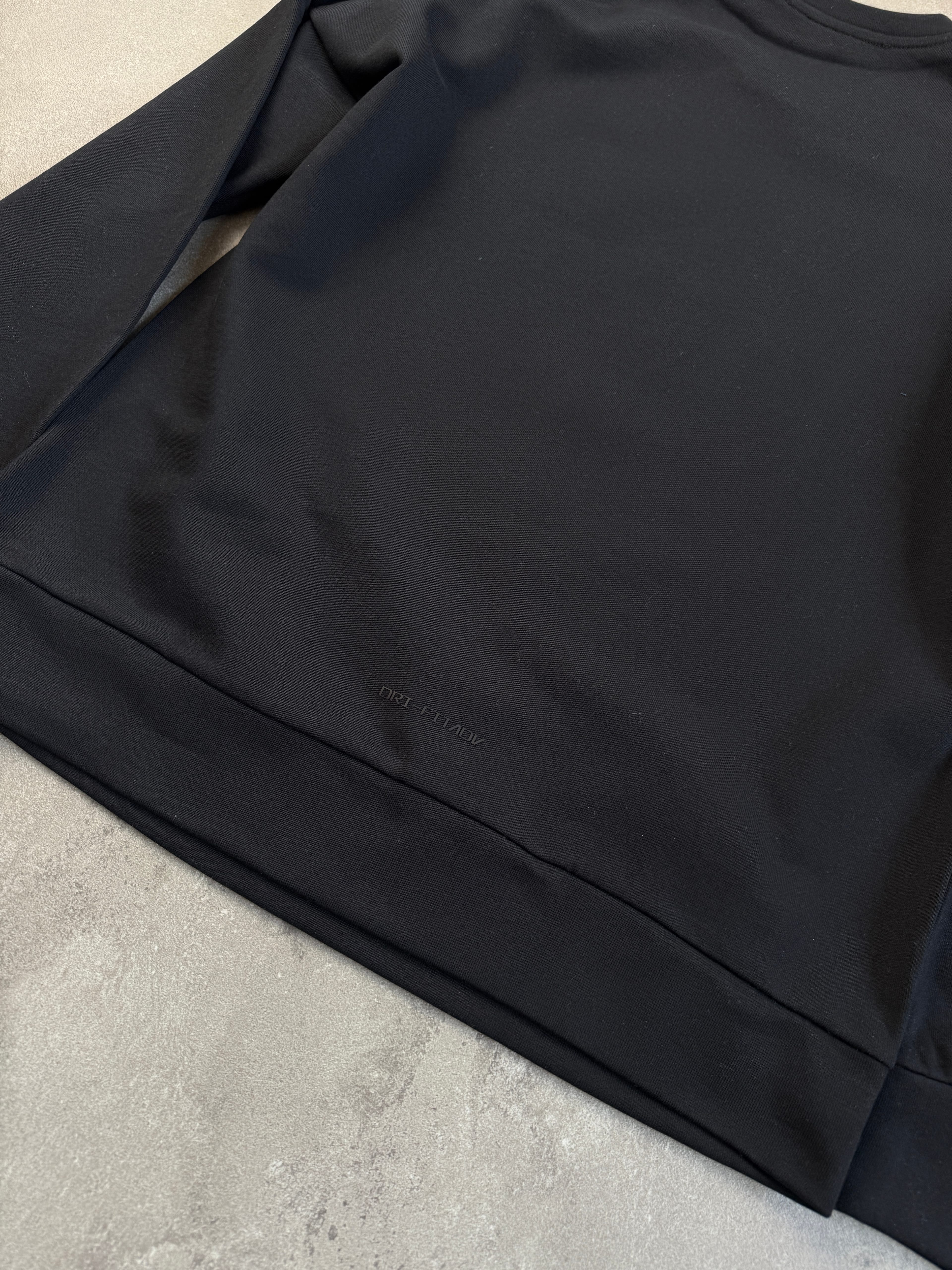 Nike Swoosh Logo Premium  Sweatshirt l N-1107
