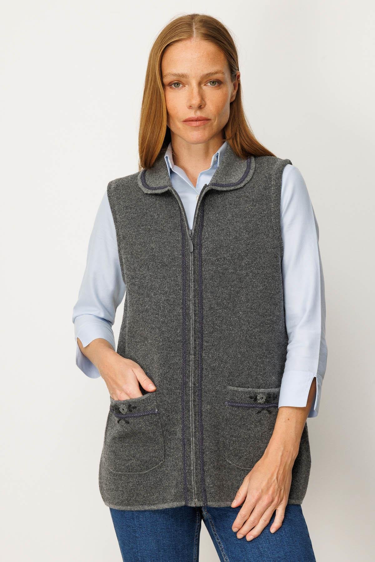 Kadın Polo Yaka Yakası Nakış İşlemeli Yün Yelek 25031