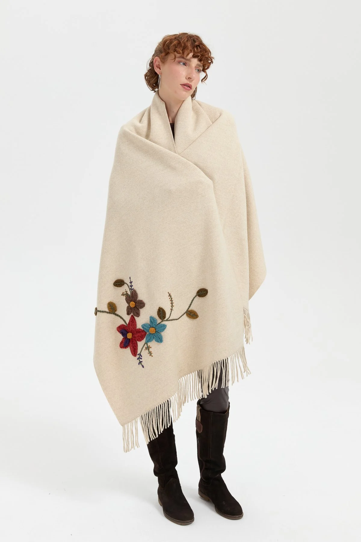 Kadın Örgü Çiçek İşlemeli Püsküllü Şal 24073