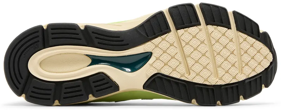 New Balance 990v4 MiUSA Teddy Hi-Lite