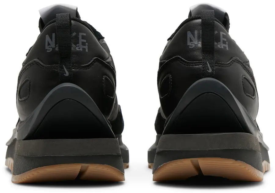 Nike Vaporwaffle sacai Black Gum