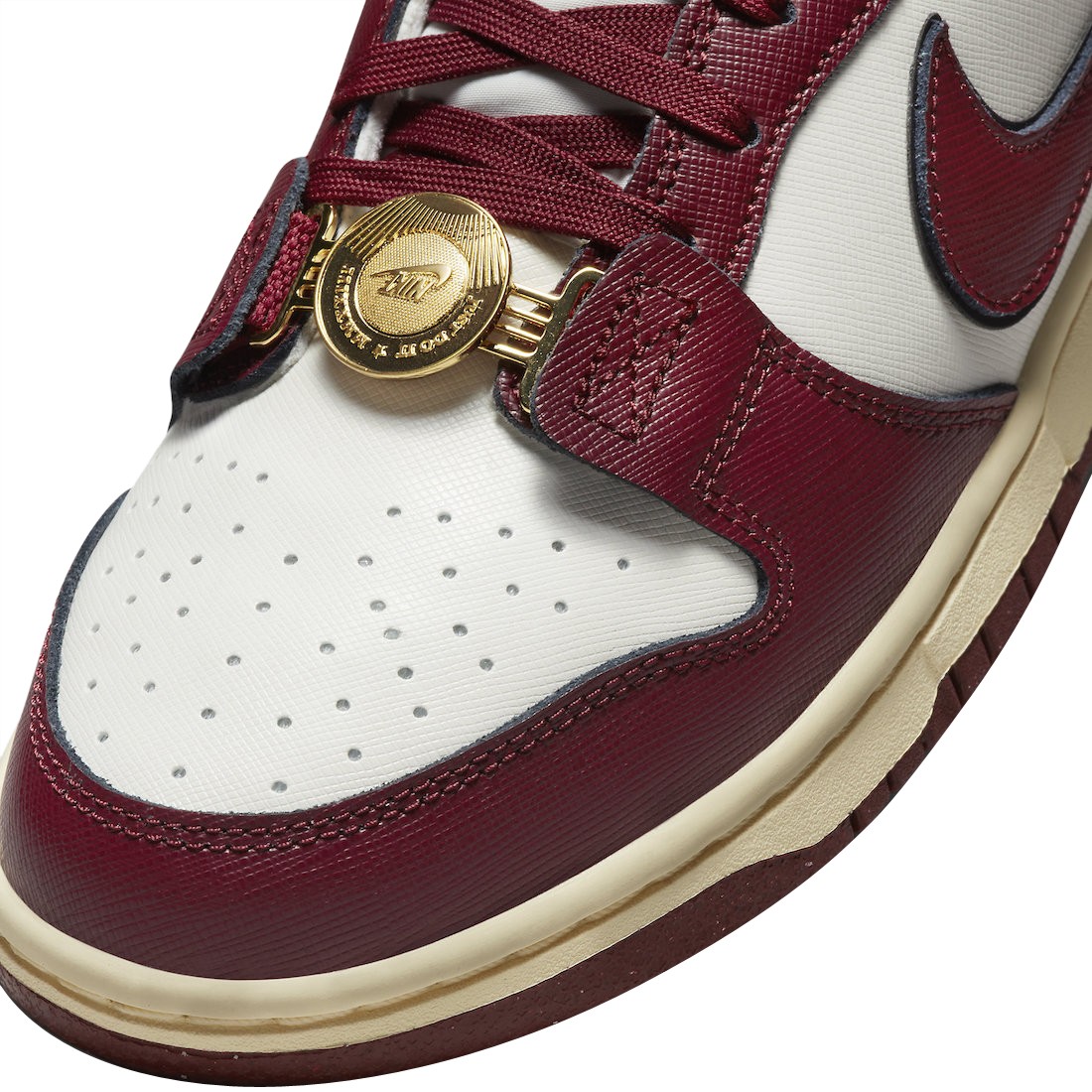 Nike Dunk Low SE Sisterhood - Team Red (W)