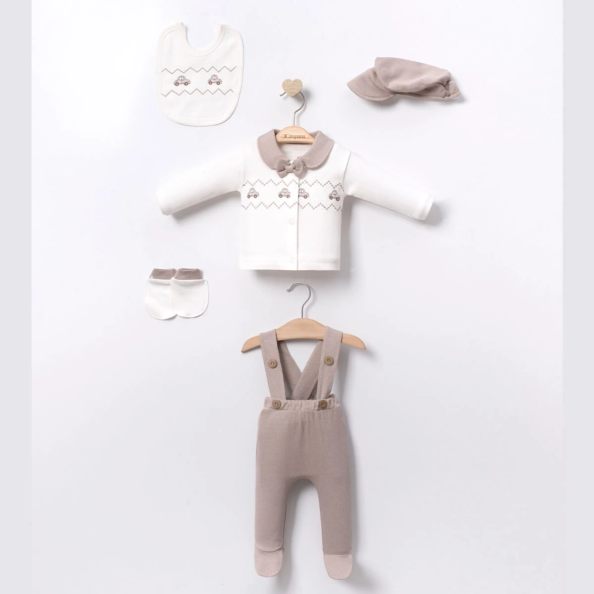 5'li Erkek Bebek Araba Nakışlı Askılı Hastane Çıkışı (Lacivert-Bej)