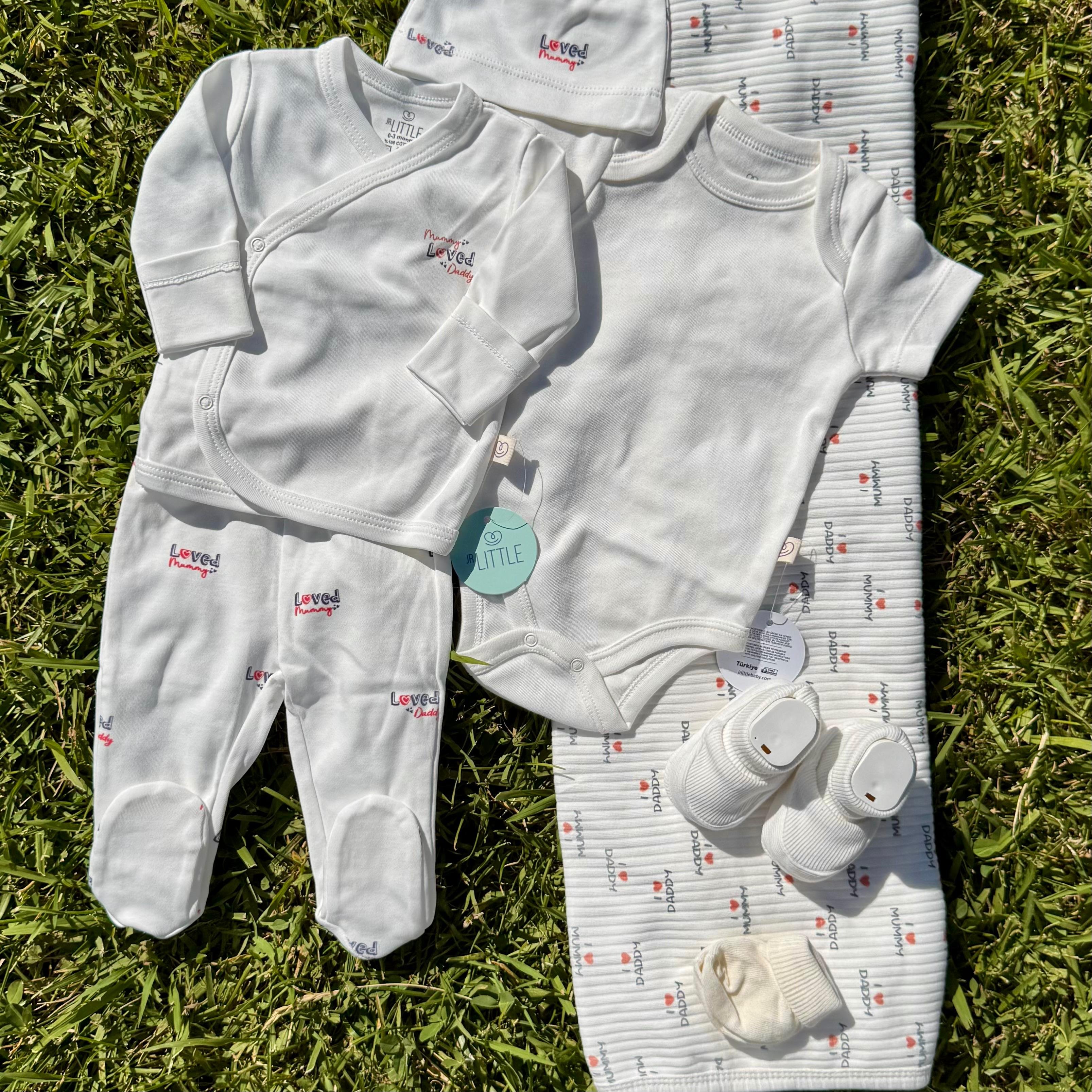 7'li Loved Mom - Dad Hastane Çıkışı-Body-Tulum-Patik Yeni Doğan Set