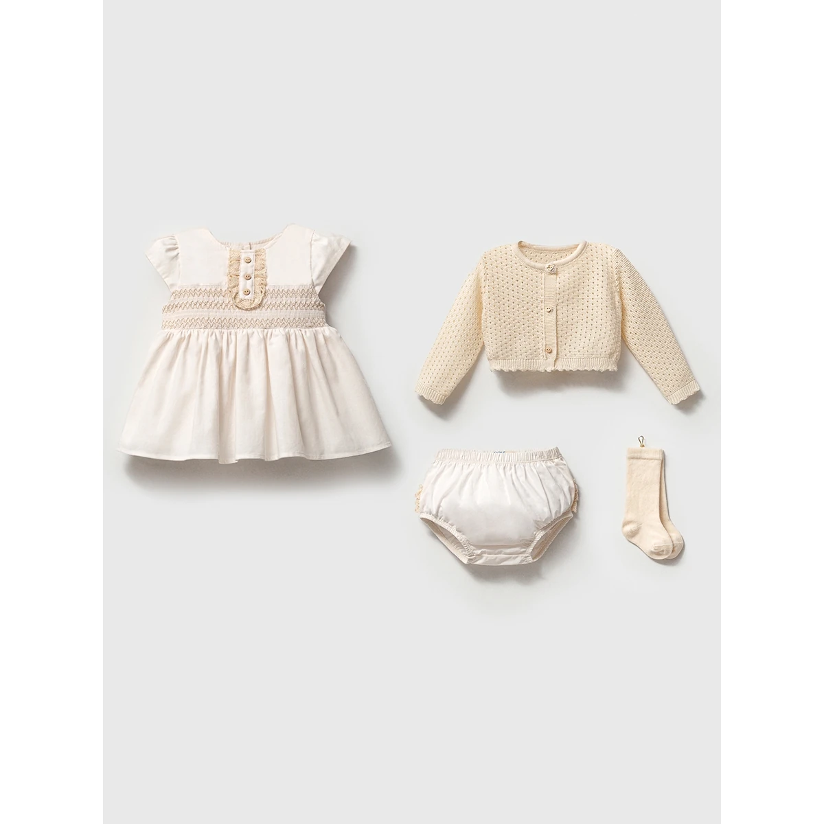 4'lü Kız Bebek 3-6 Ay Triko Hırkalı Gipeli Krem Elbise Set