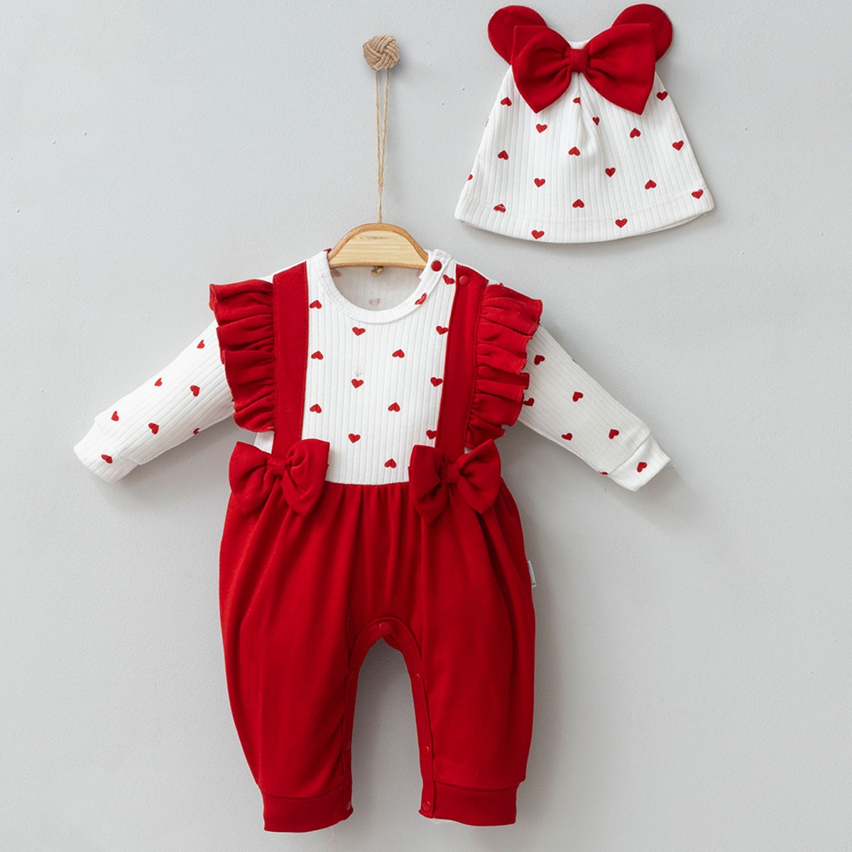 2'li Kız Bebek Kırmızı Kalp Desenli Tulum ve Şapka Set