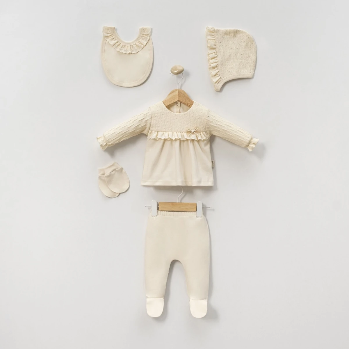 5'li Kız Bebek Triko Detaylı Hastane Çıkışı (Ekru-Bej-Pudra)