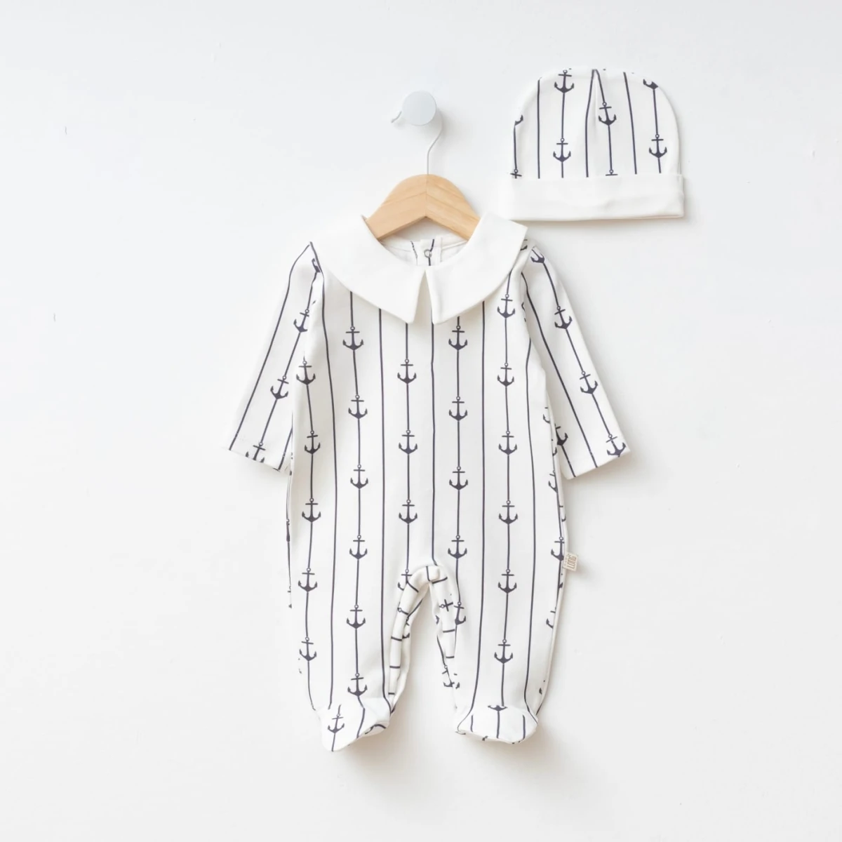 2'li Erkek Bebek Denizci Baskılı Tulum Şapka Set (Lacivert-Kahve)