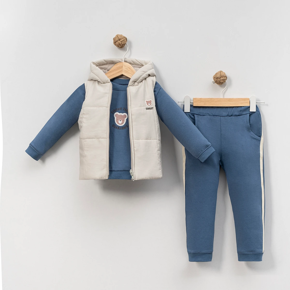 3'lü Erkek Bebek Ayıcık Yelekli Takım (Mavi-Kiremit-Gri)