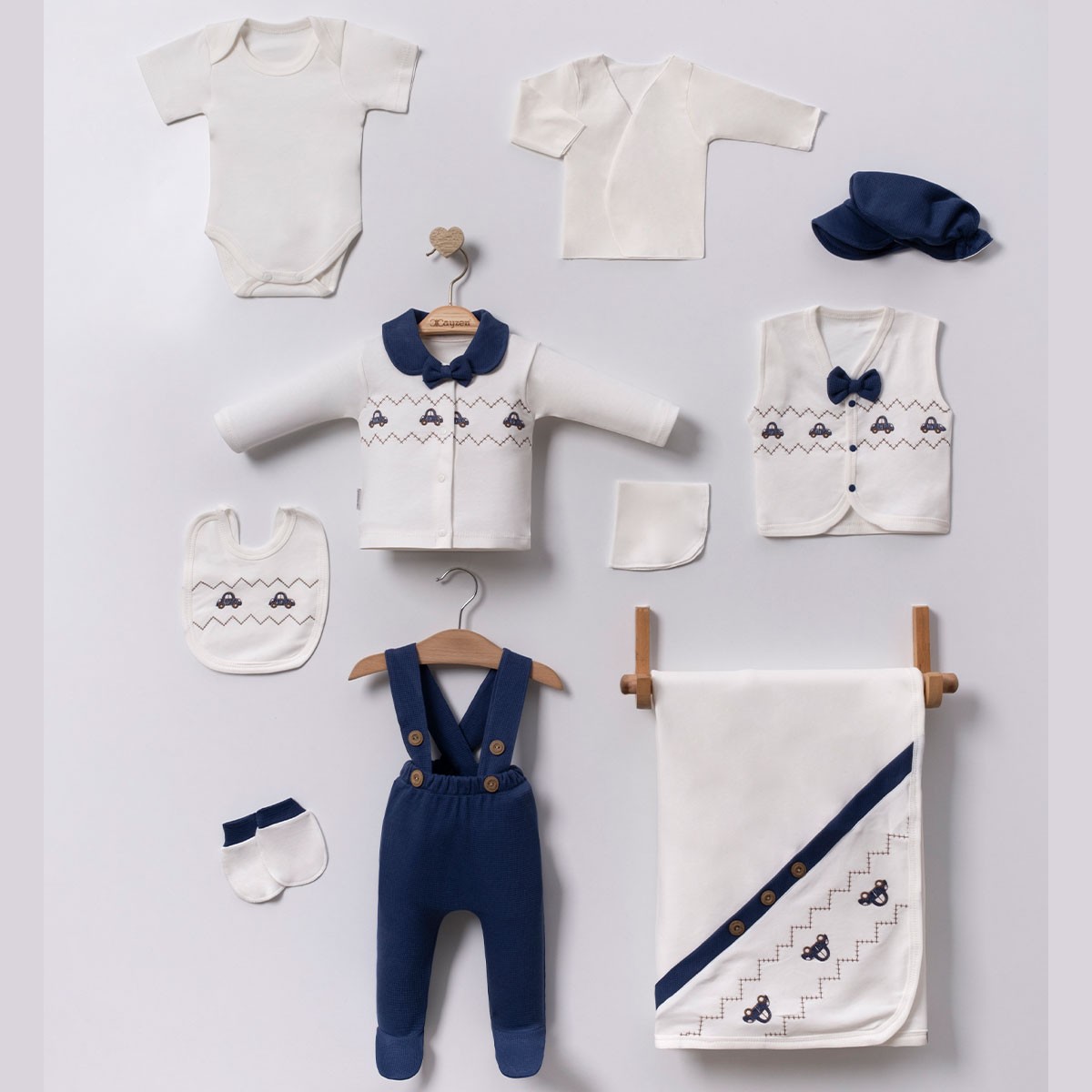 10'lu Erkek Bebek Arabalı Hastane Çıkışı Set (Bej-Lacivert)