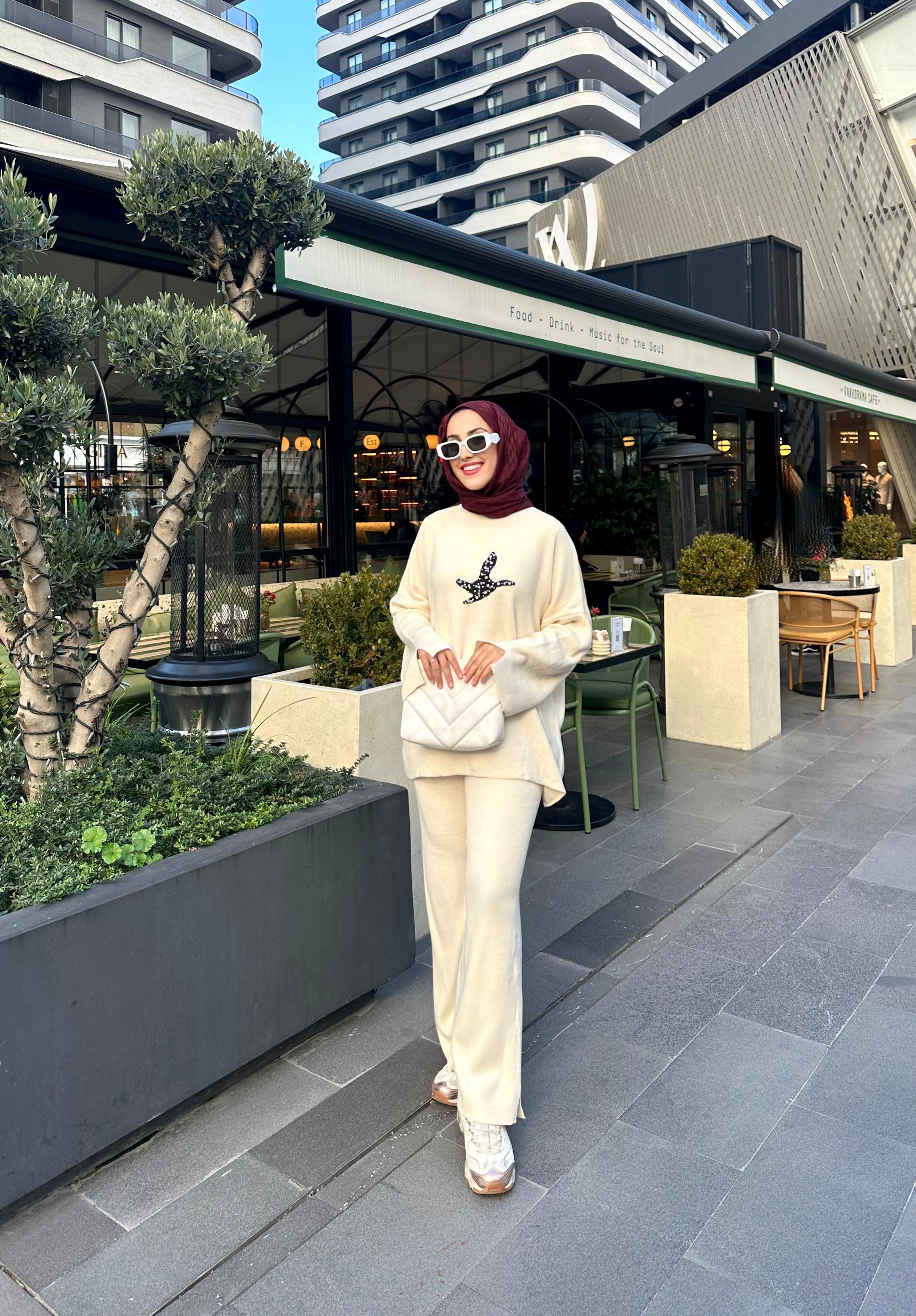 Taş Detaylı Triko Takım