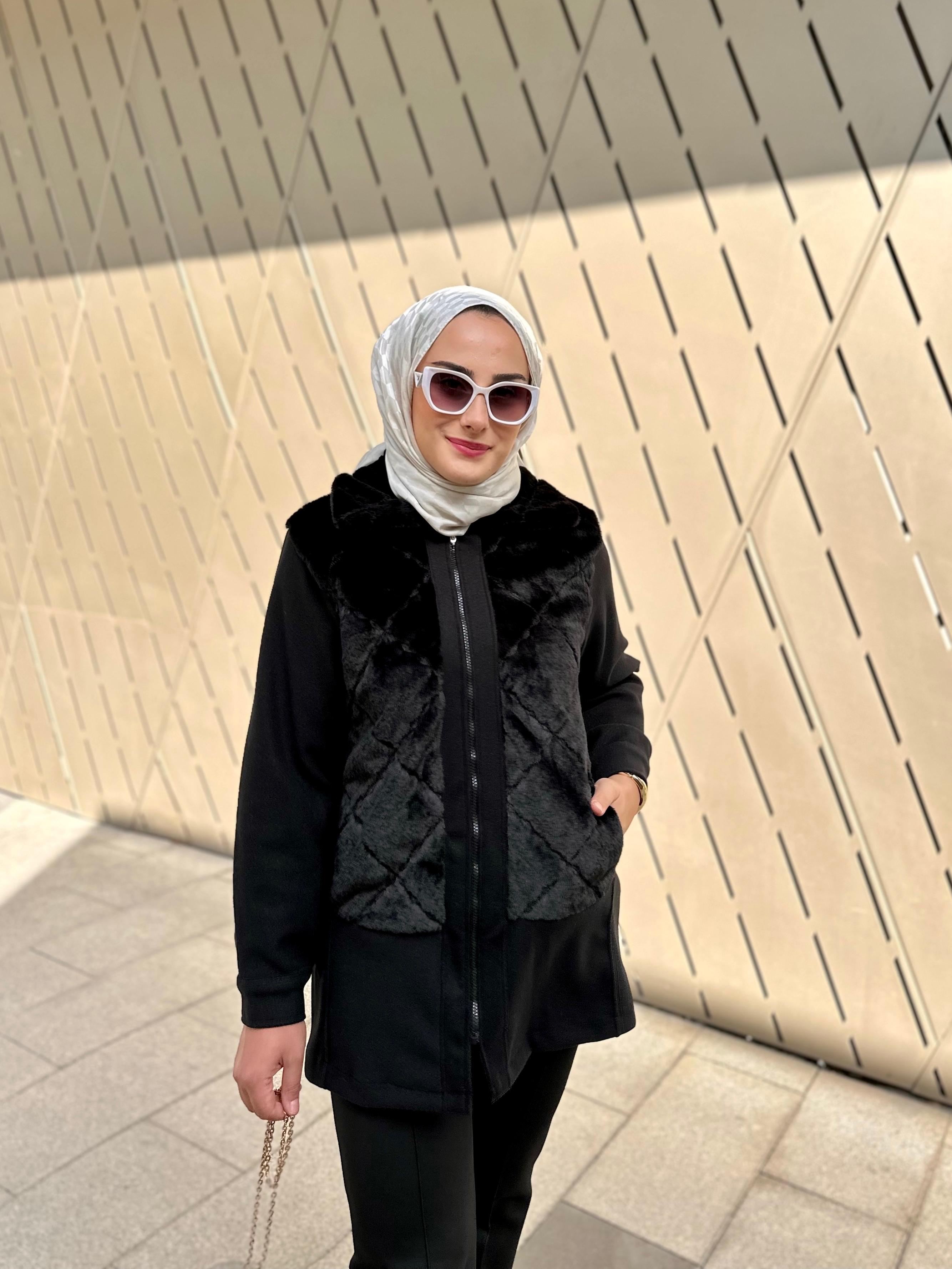 Peluş Detaylı Kaşe Siyah Mont