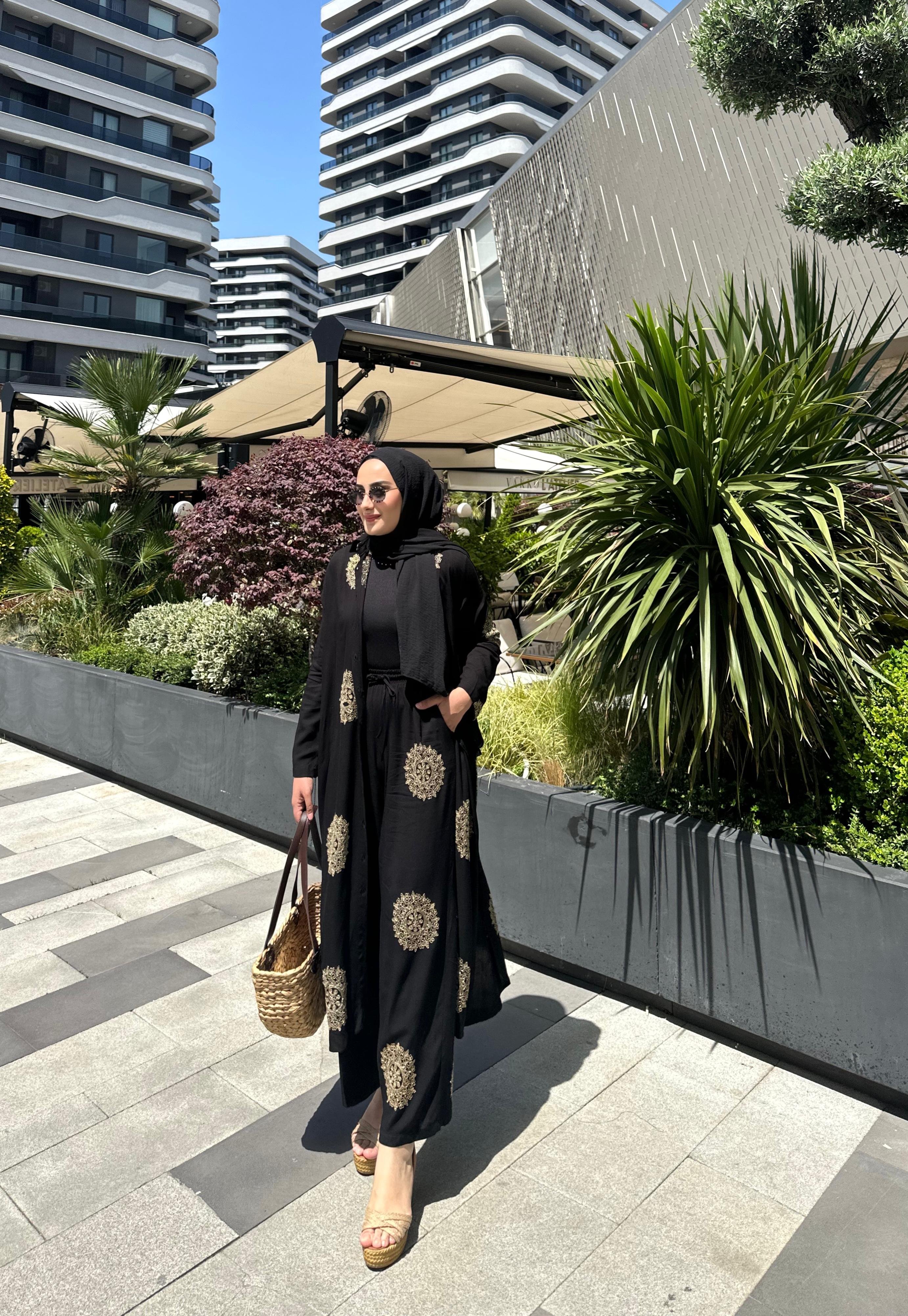 Afra Nakış Siyah Takım