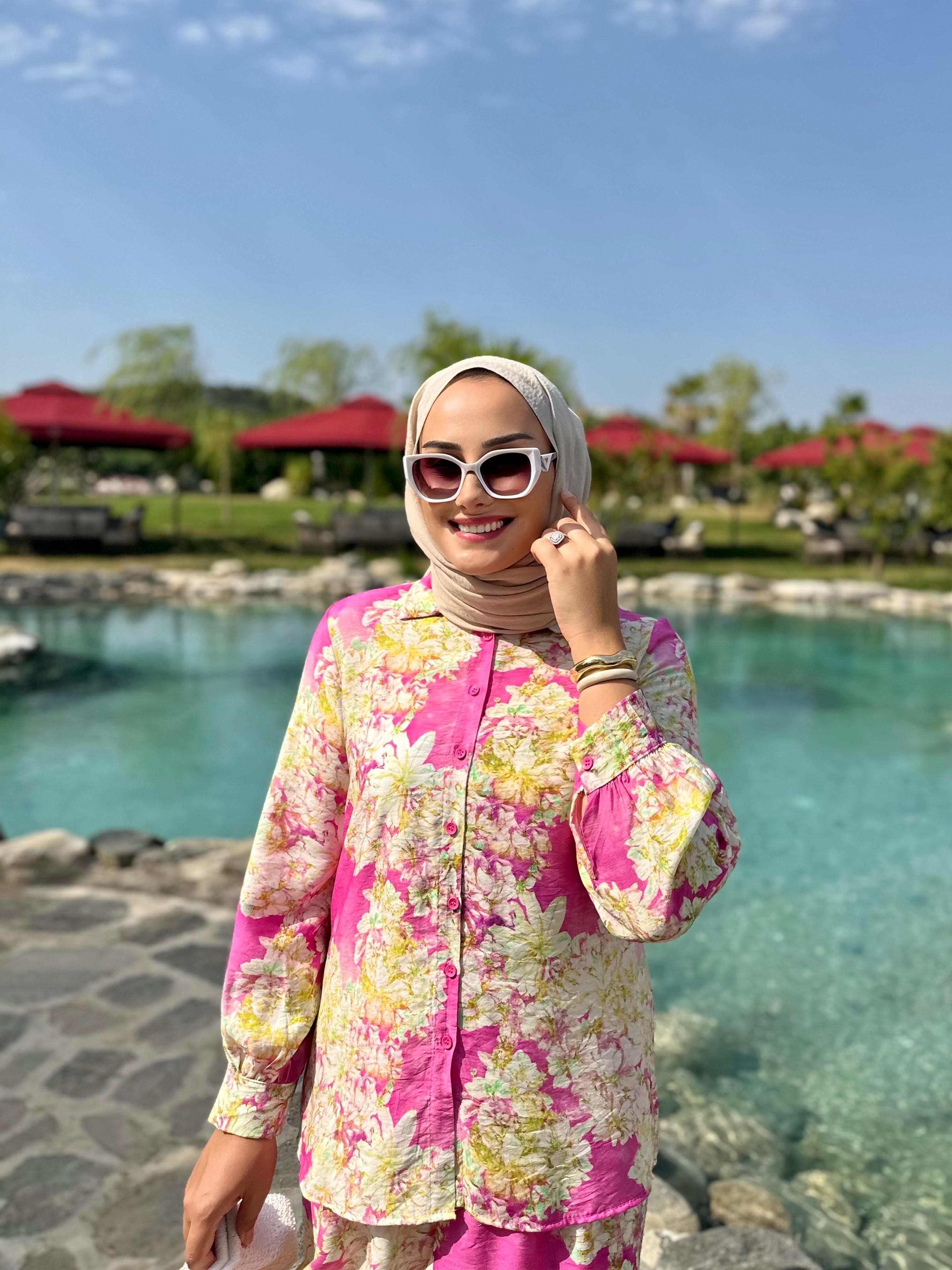 Mariella Pembe Takım