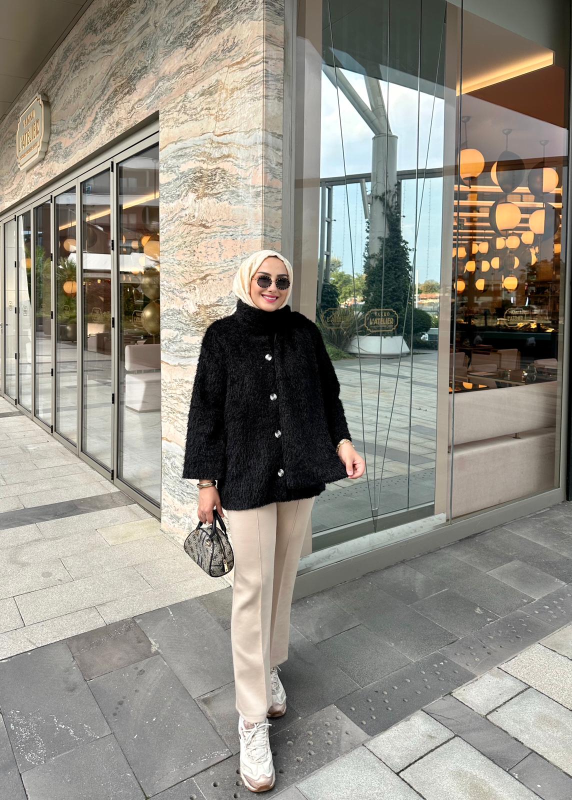 Şal Detaylı Peluş Kap