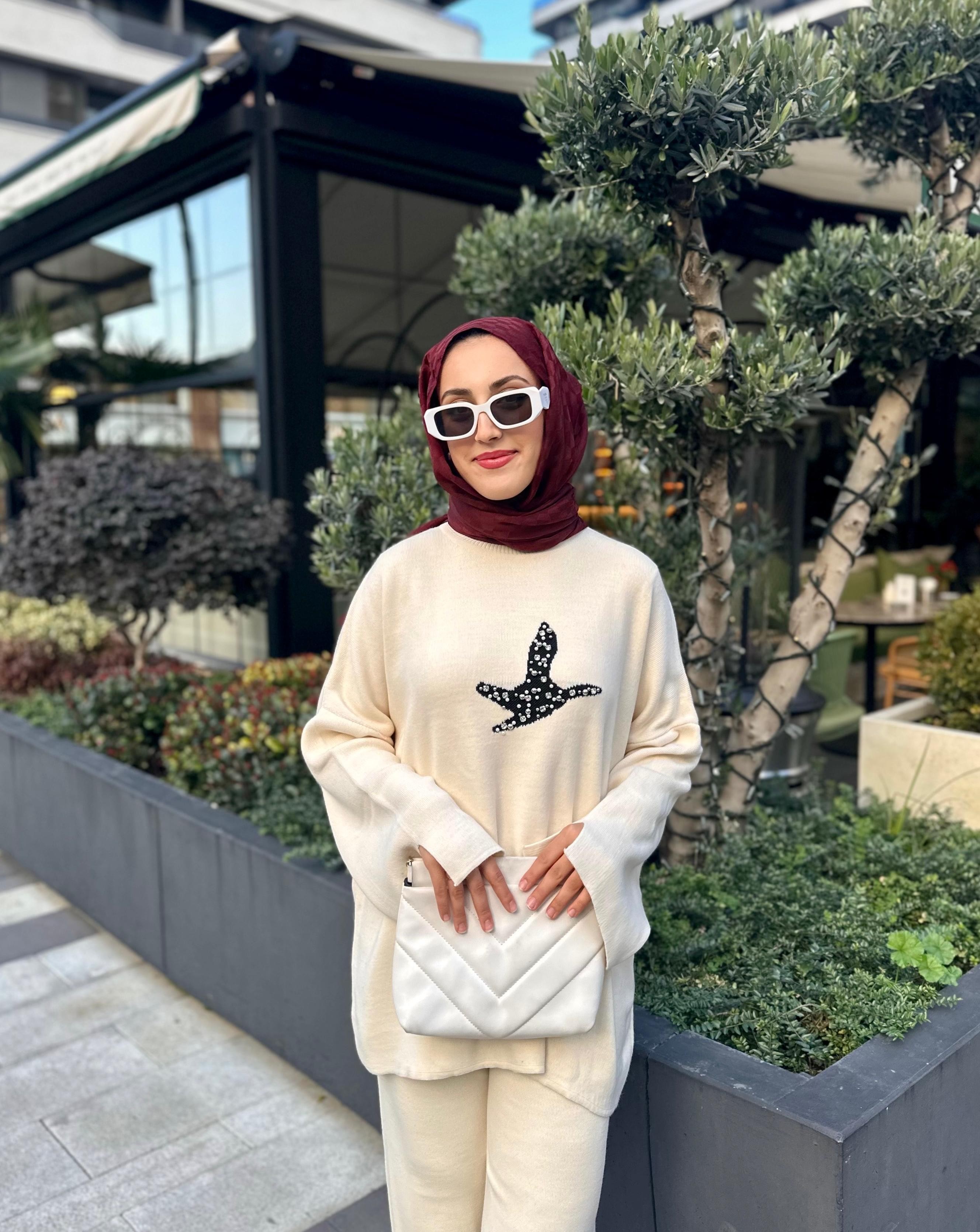 Taş Detaylı Triko Takım