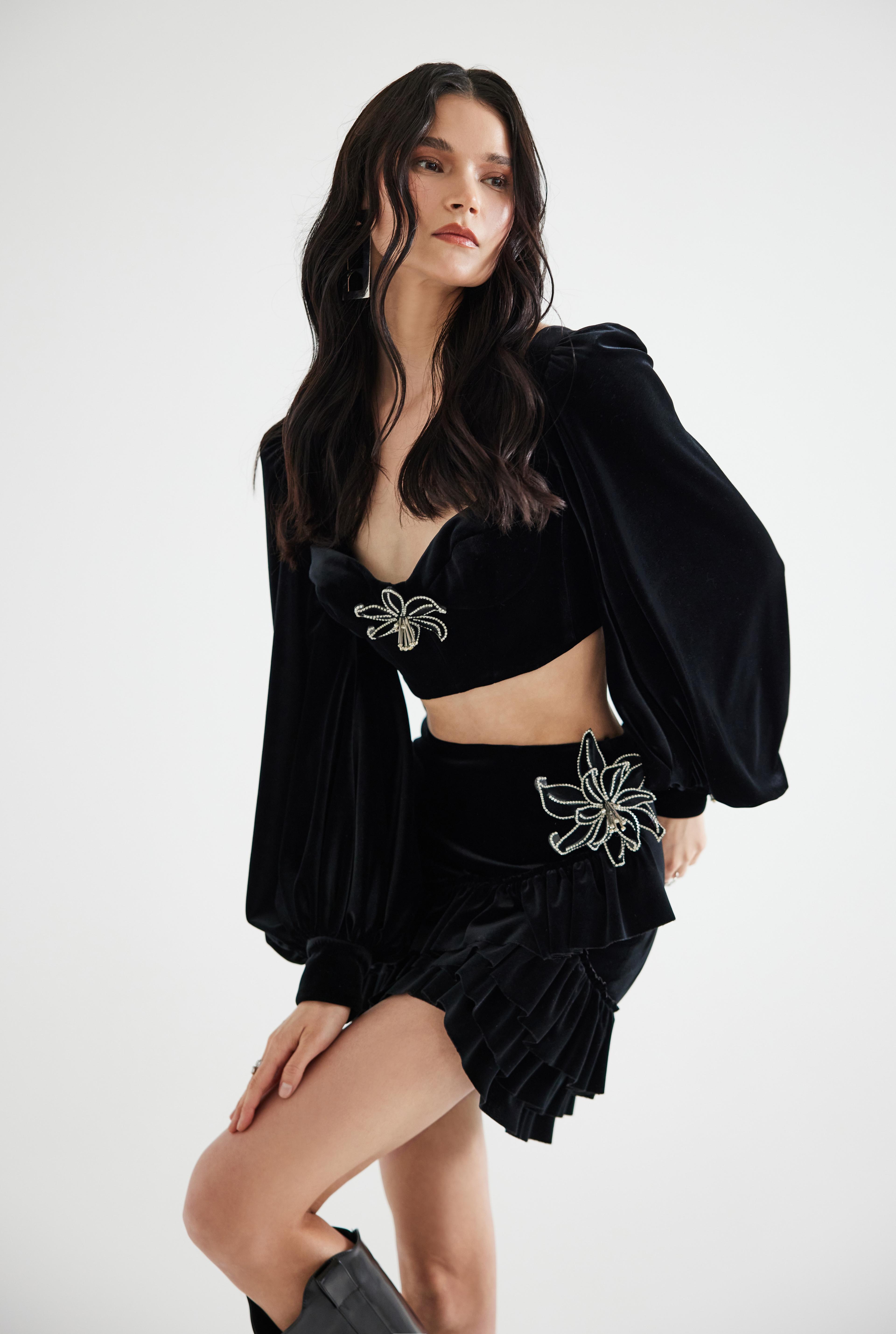 3D Flower Embroidered Long Sleeved Velvet Top