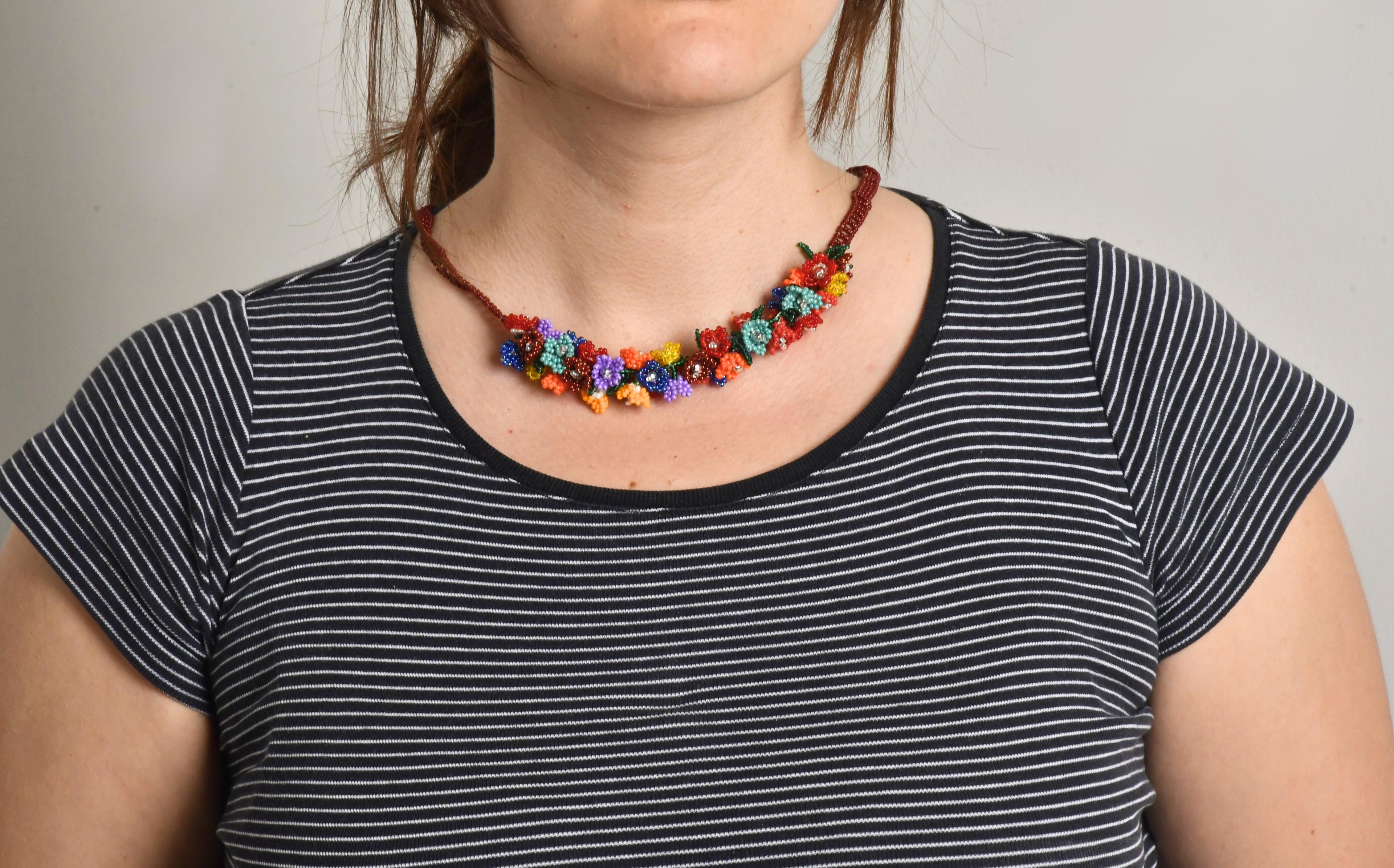 Gül Modelli Kolye