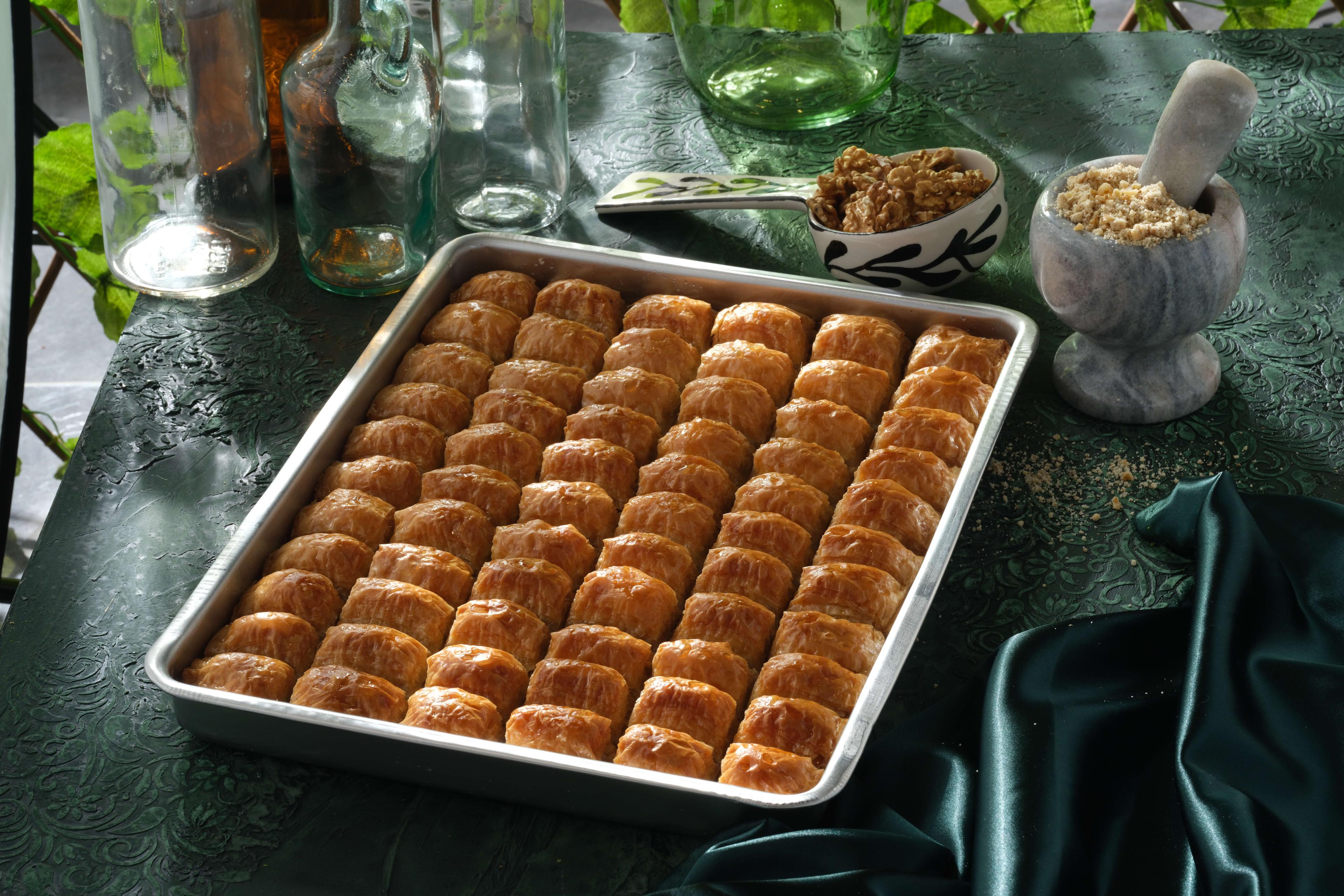 Cevizli Baklava Tepside