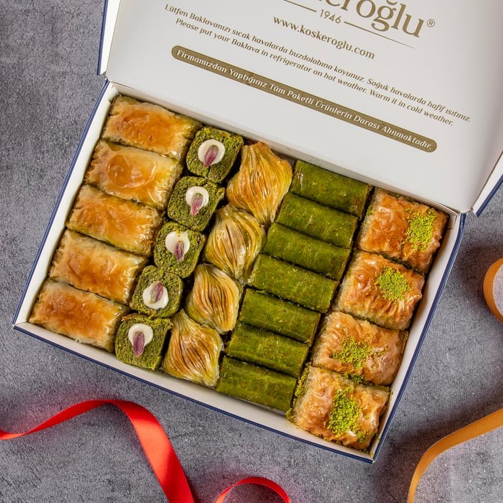 Hediyelik Özel Fıstık Karışık Baklava 1,1 Kg