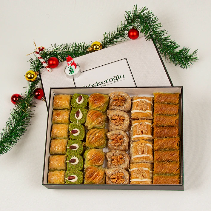 YILBAŞI Özel Hediyelik Köşkeroğlu Karışık Baklava 1,5 Kg