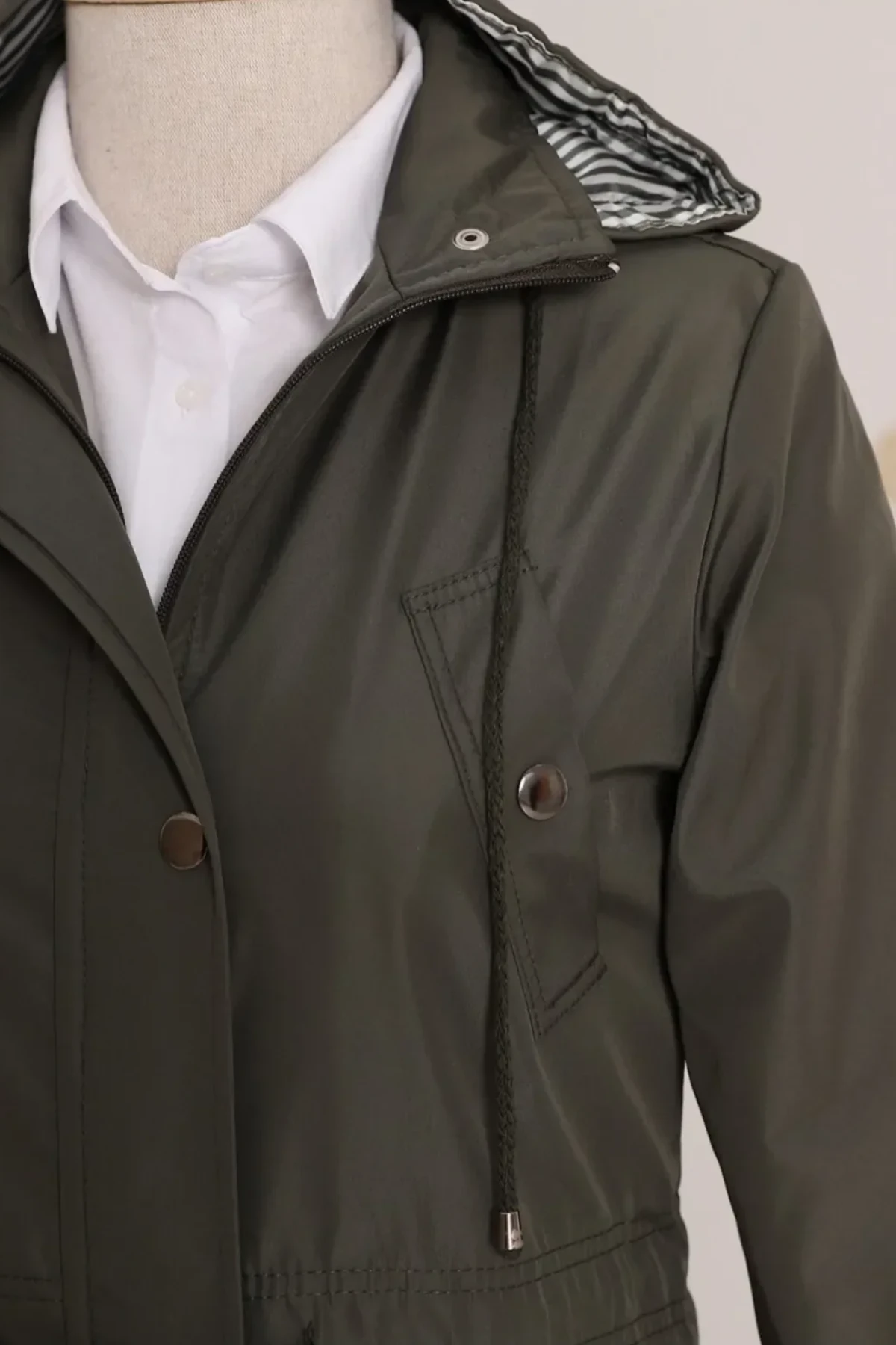 Bondit Kumaş Büyük Beden Trençkot - Su geçirmez Şık Trençkot