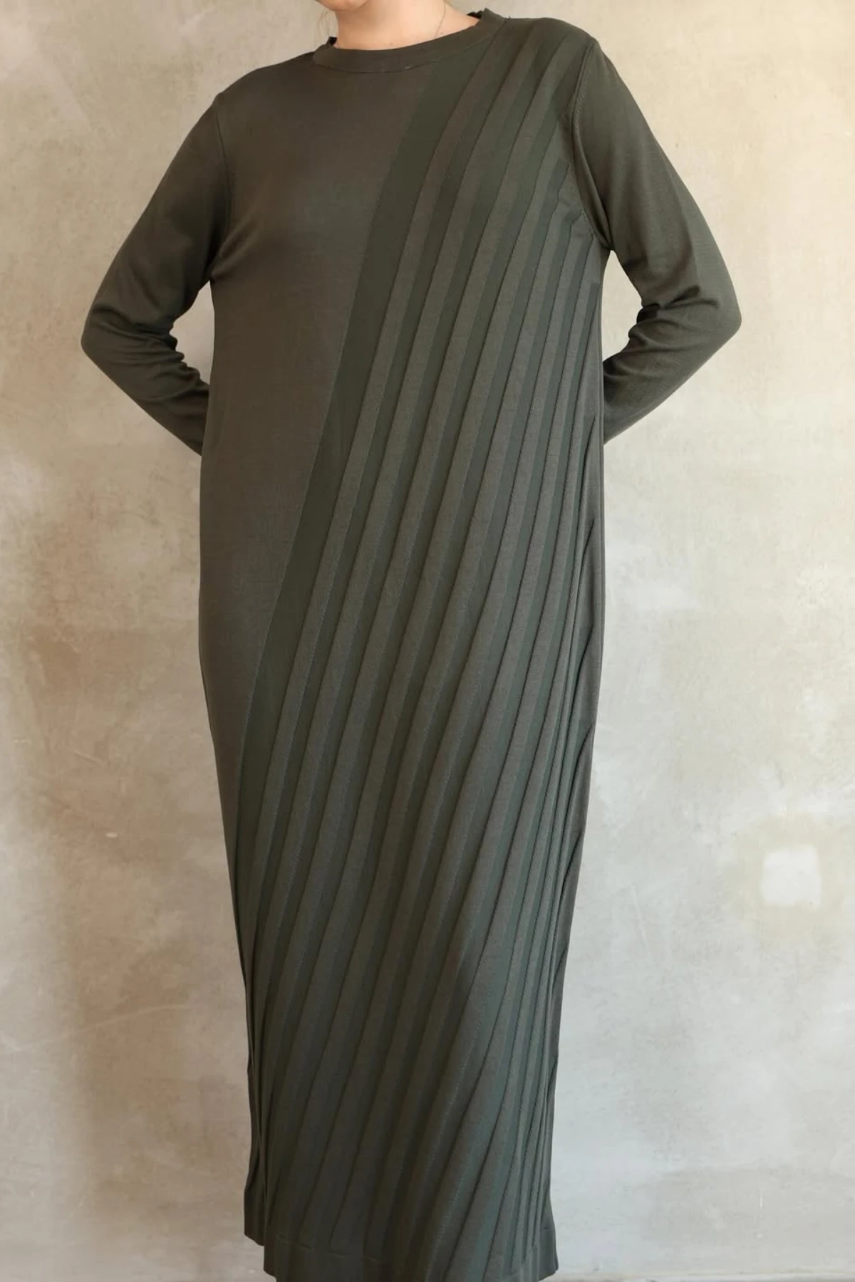 Asimetrik Pliseli Triko Elbise