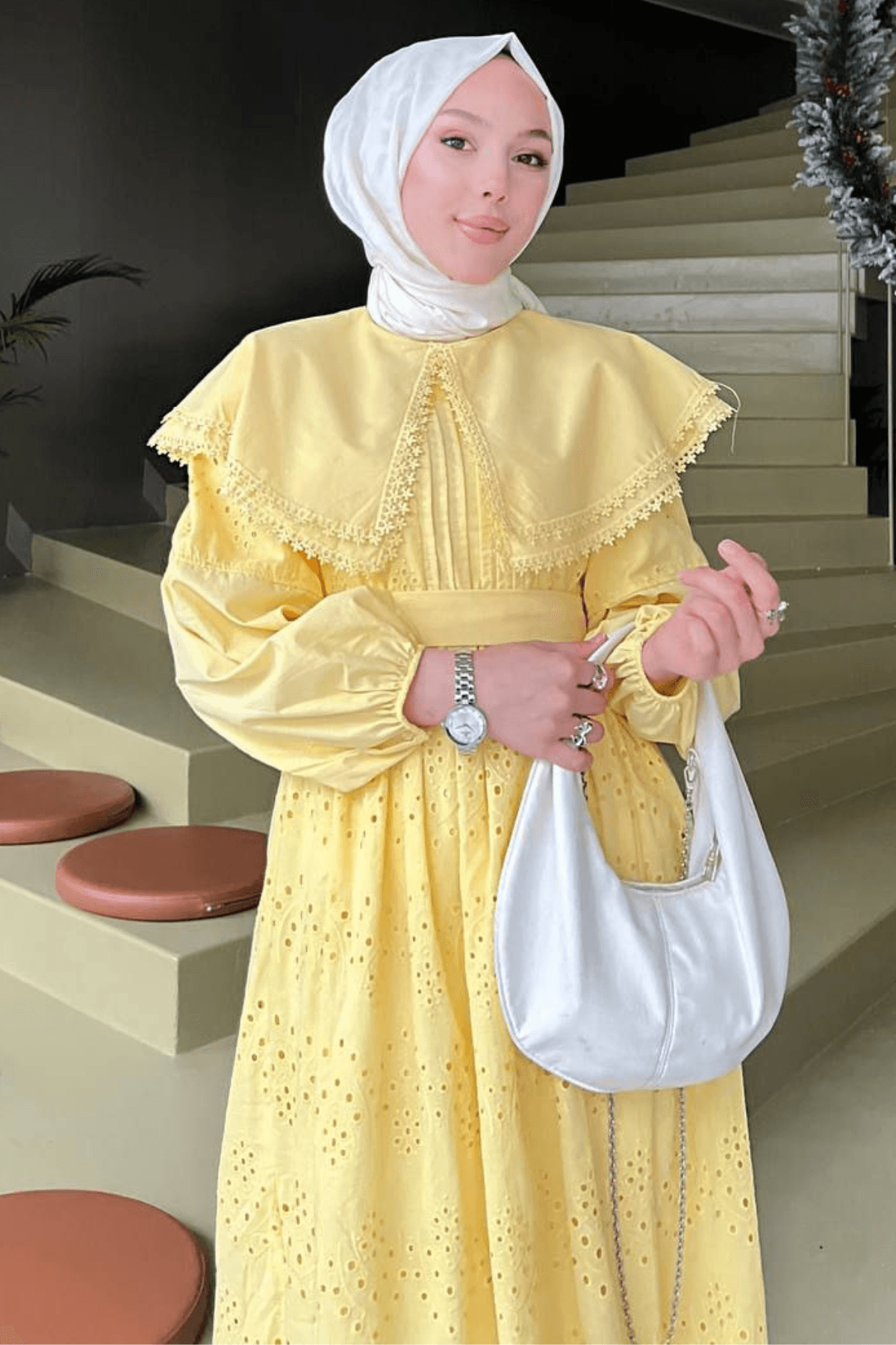 Pelerin Yaka Broderie Detaylı Elbise - Sarı