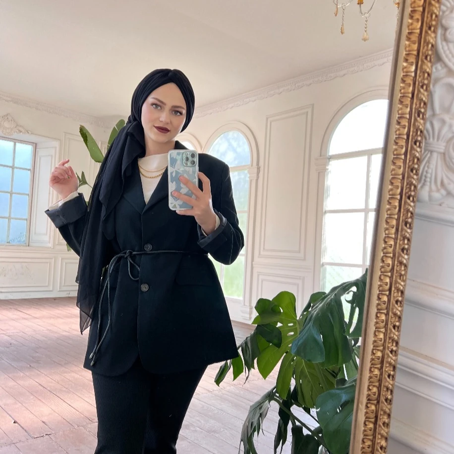 Siyah düğüm model şallı bone