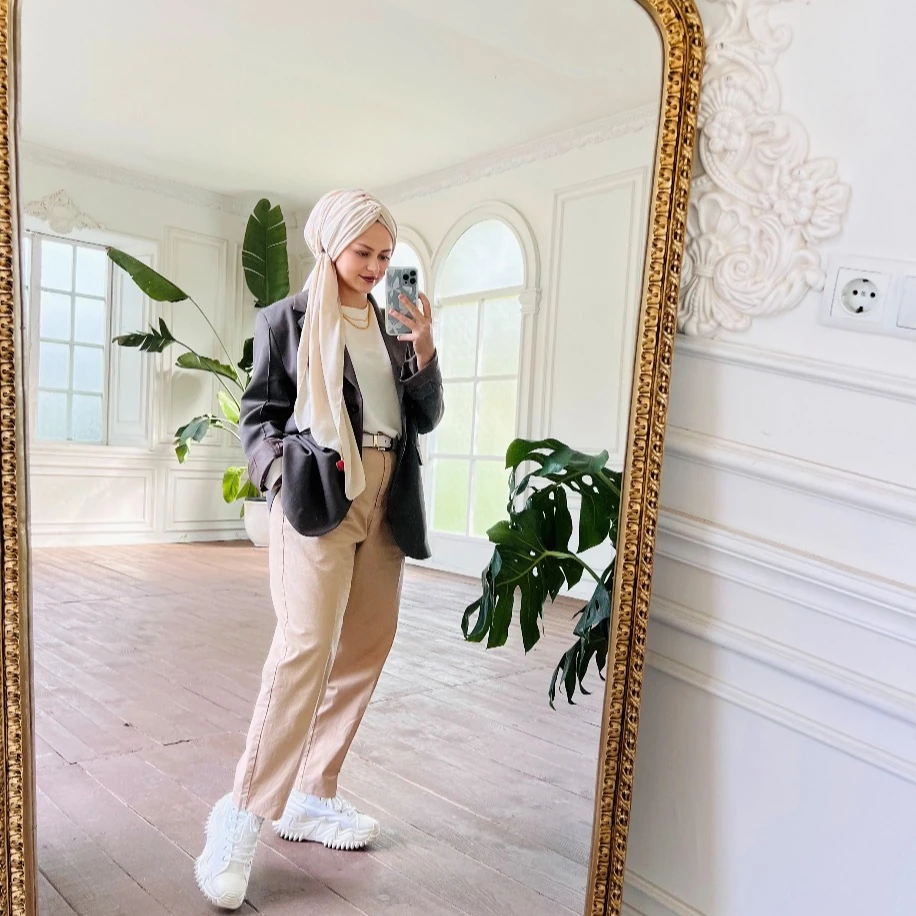 Bej şallı dolgulu hazır bone