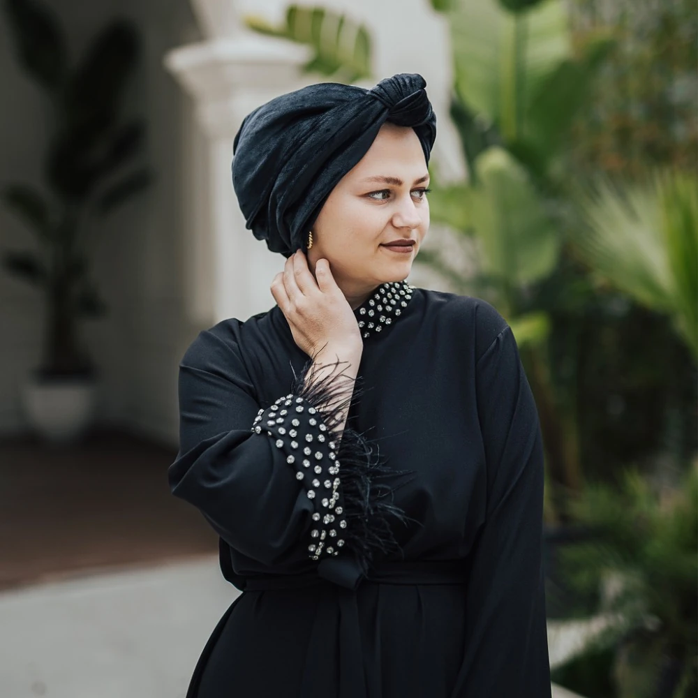 Siyah kadife düğüm bone