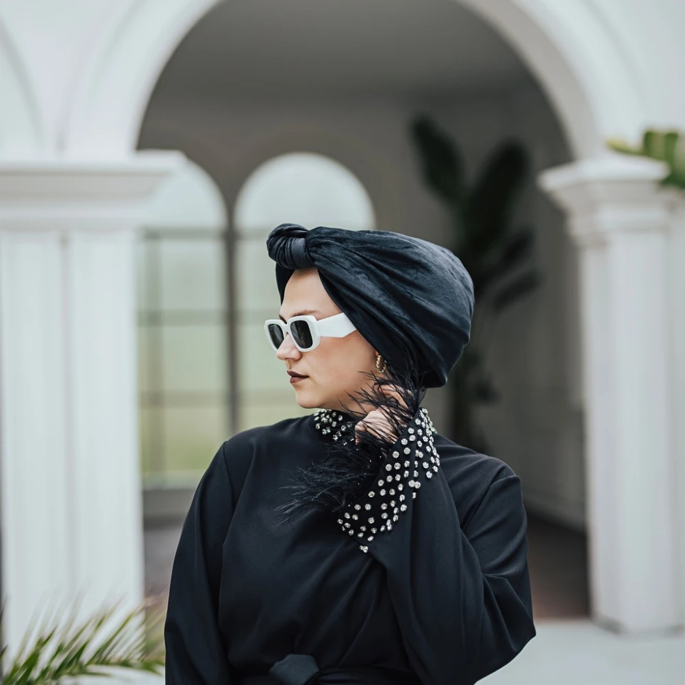 Siyah kadife düğüm bone