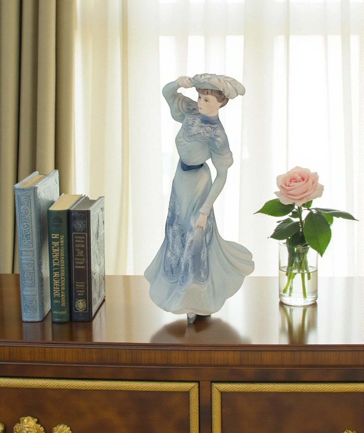 Coalport – Danbury Mint “Victoria” Porselen Figür (Elegant Ladies Collection, İngiltere)