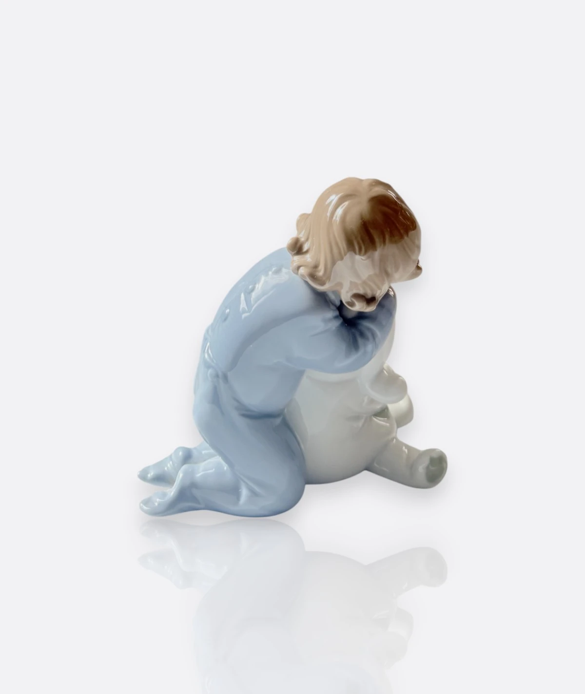 Nao by Lladró – Porselen Figür “Clown Hug” (Palyaçoya Sarılan Çocuk)