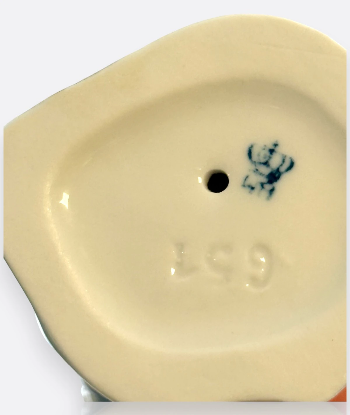 Dresden El Boyaması Alman Porselen Kuş Figürü – 1950’ler