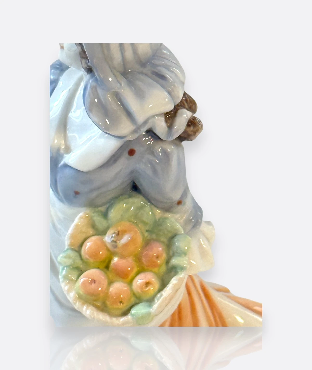 Royal Worcester – Porselen Figür“Rosie Picking Apples” (Old Country Ways, 1986)