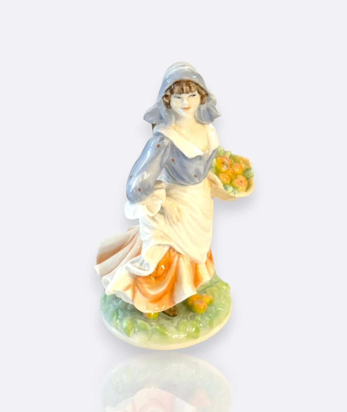 Royal Worcester – Porselen Figür“Rosie Picking Apples” (Old Country Ways, 1986)