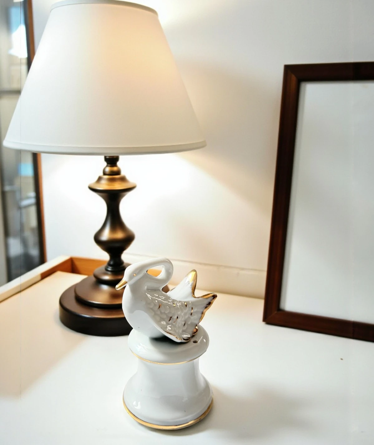 Capodimonte – El Yapımı Altın Yaldızlı Porselen Kuğu Figürü