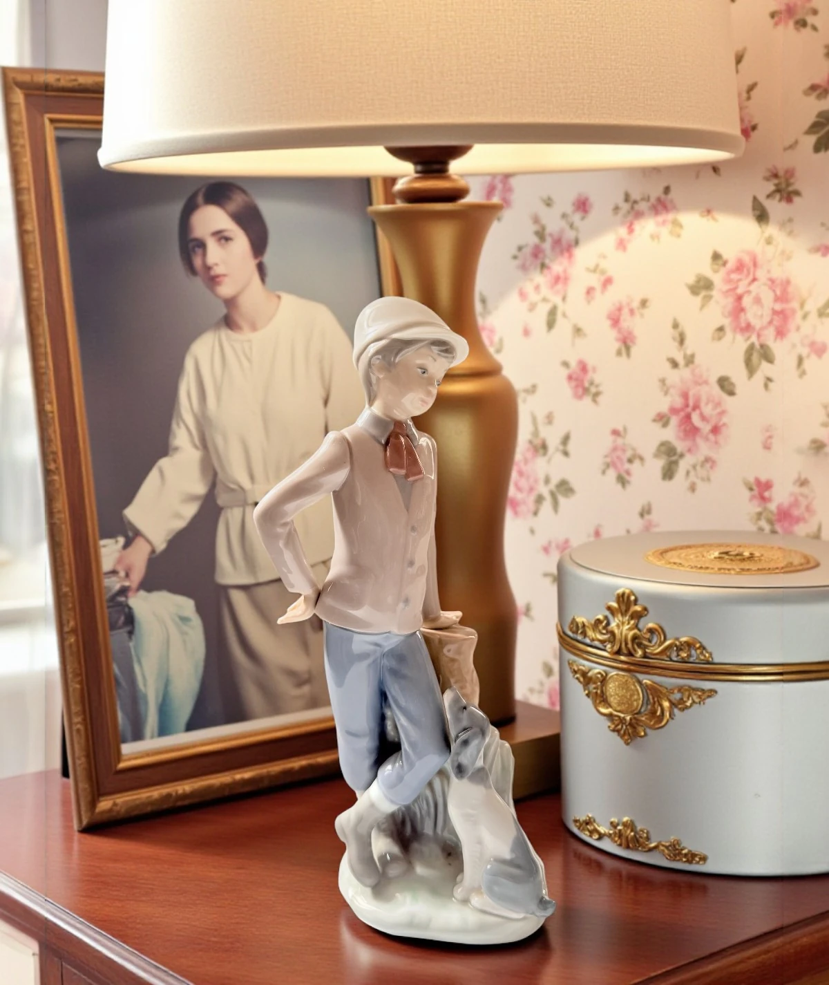 NAO by Lladró – Porselen Figür  “Boy with Dog” (1983)