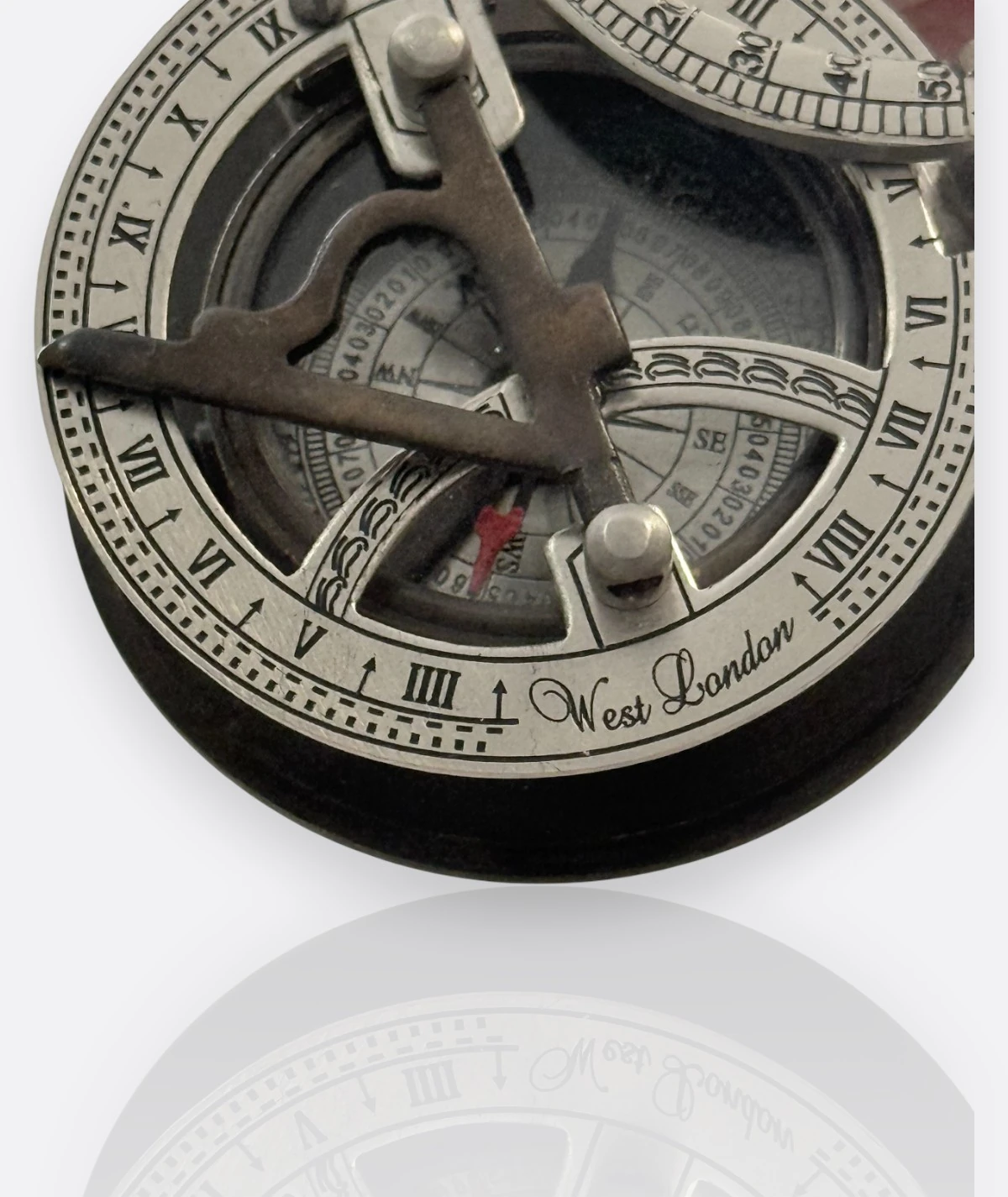 West London Güneş Saati ve Pusula
