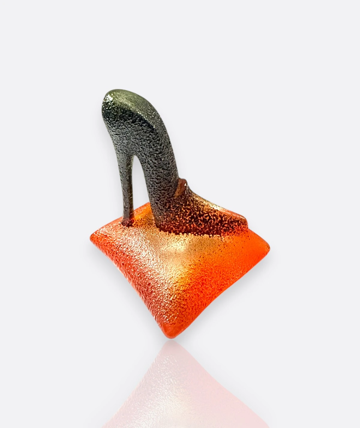 Kosta Boda  Art Glass “High Heel” – İmzalı Cam Heykel
