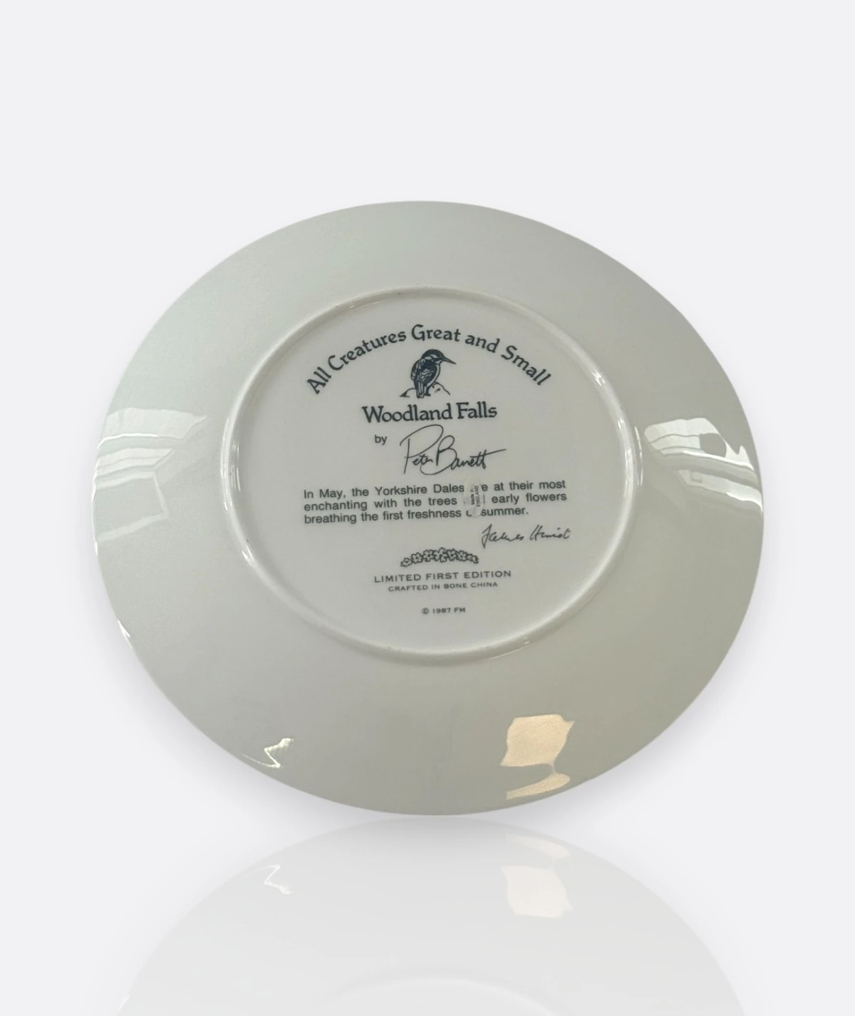 Franklin Mint “Woodland Falls” – 1987 Limited Edition Bone China Tabak