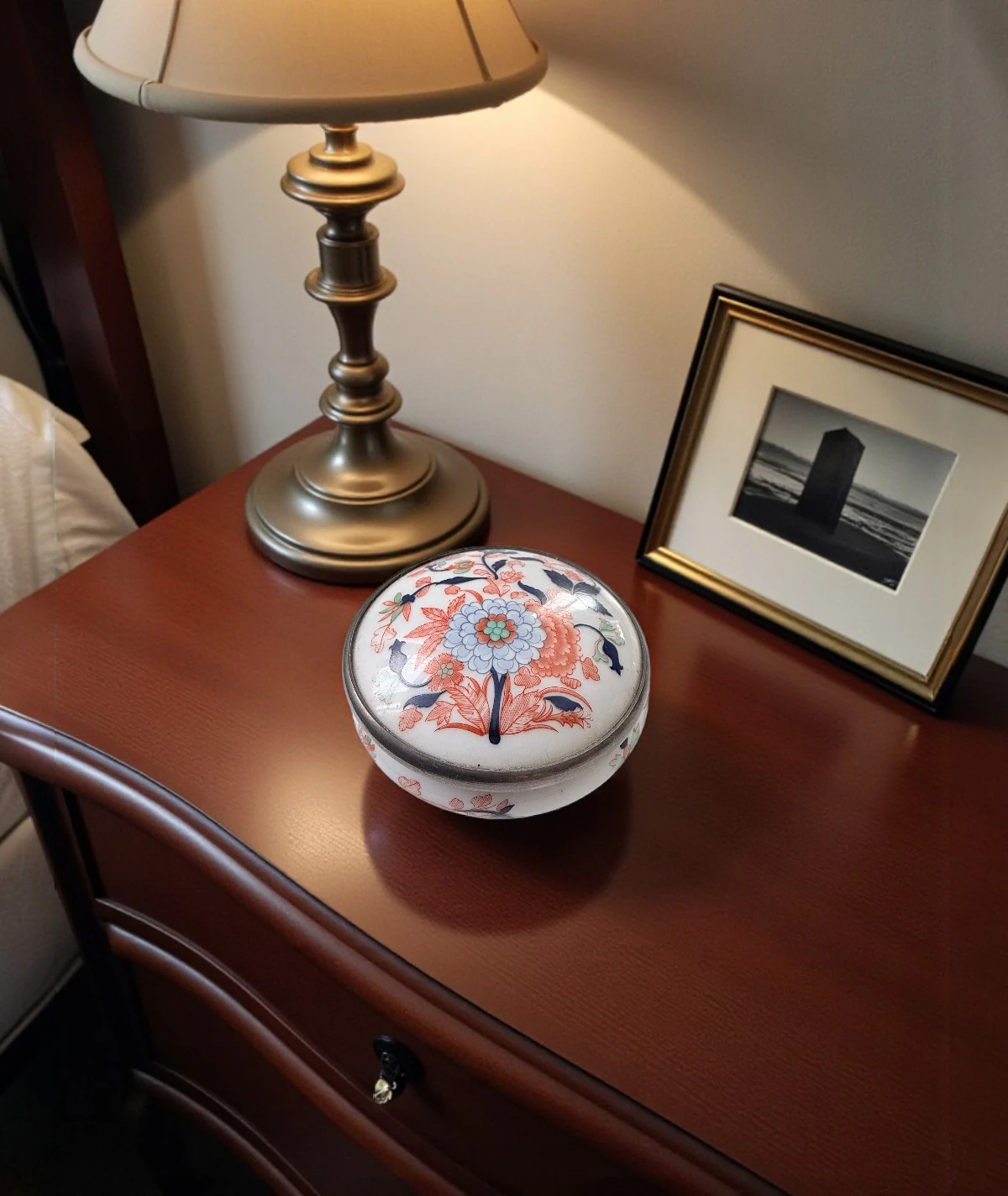 Limoges France El Dekoru Imari Tarzı Kapaklı Porselen Kutu