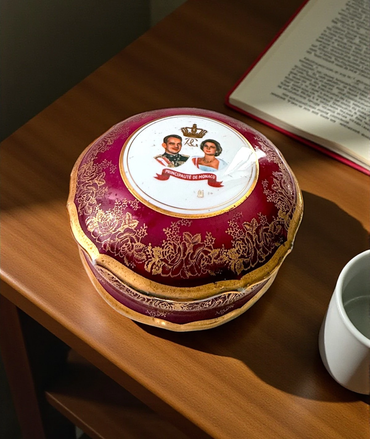 Limoges France “Principauté de Monaco” Grace Kelly & Prens Rainier III Koleksiyon Porselen Kutu