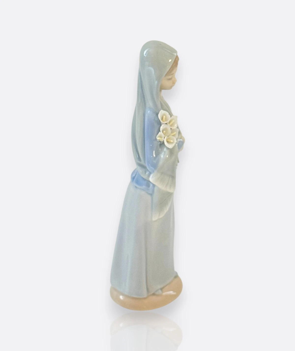 Lladró –  Porselen Figür “Girl with Calla Lilies”