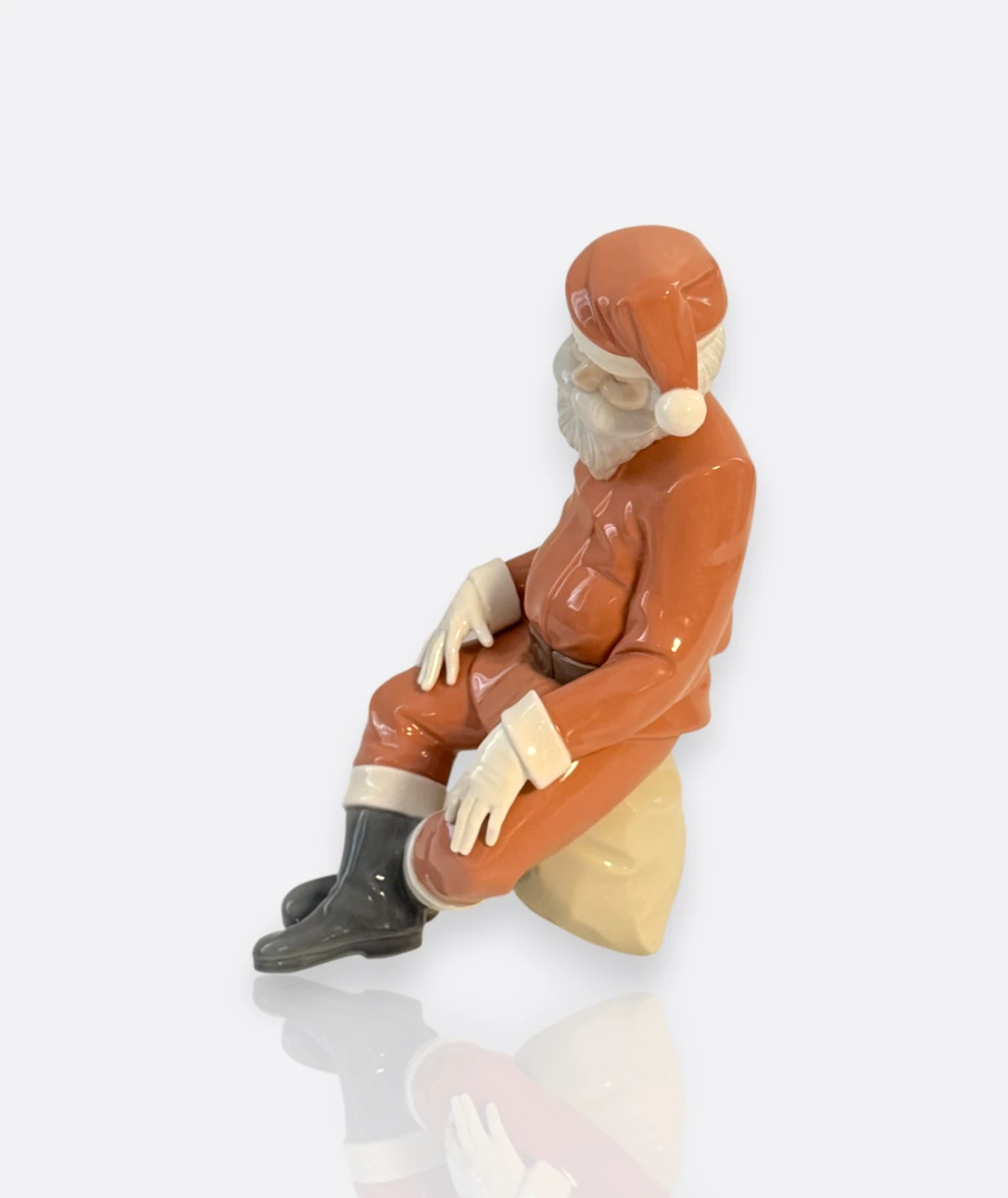 Nao by Lladró –  Porselen Figür “Santa Claus Resting” (1987)