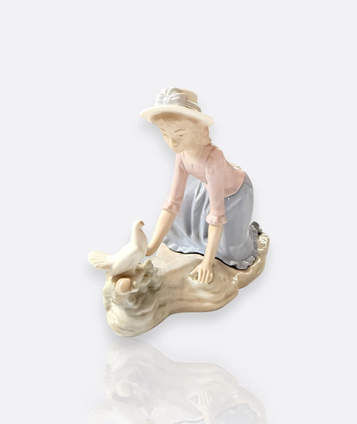 NAO Lladro 1974 Girl with Dove Porselen Figür