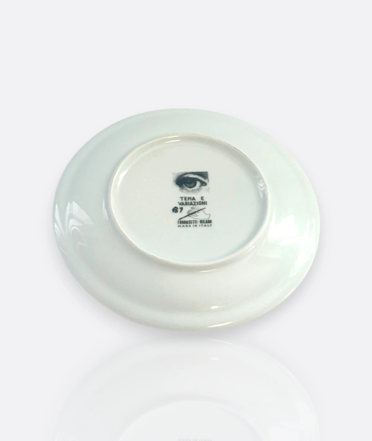 Fornasetti Milano – Tema e Variazioni No.91, “Sigara İçen Kadın” (Lina Cavalieri)